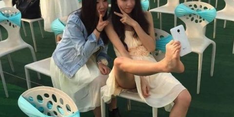 When there's no selfie stick around, of course use your foot.